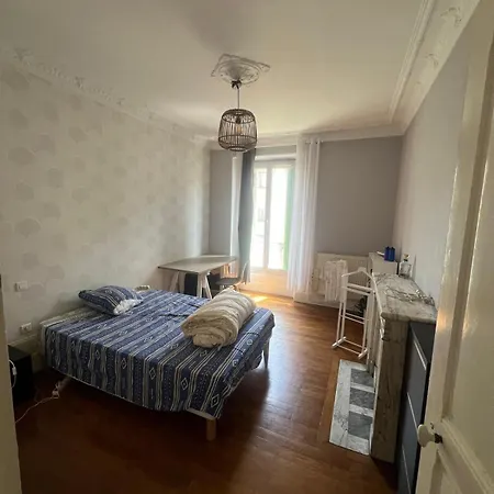 Habitación en casa particular Dans Un A 2 Minutes A Pied De La Gare Et Gem *